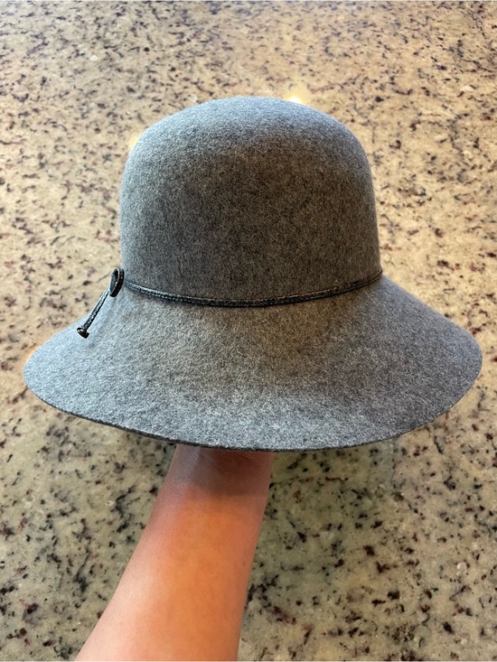 Coldwater Creek Accessories - New Coldwater creek classic Women's Gray 100% wool Felt Cloche Hat